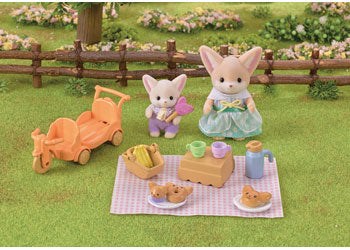 Sylvanian Families - Sunny Picnic Set image 3