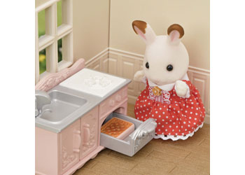 Sylvanian Families - Red Roof Cosy Cottage Starter Home image 4