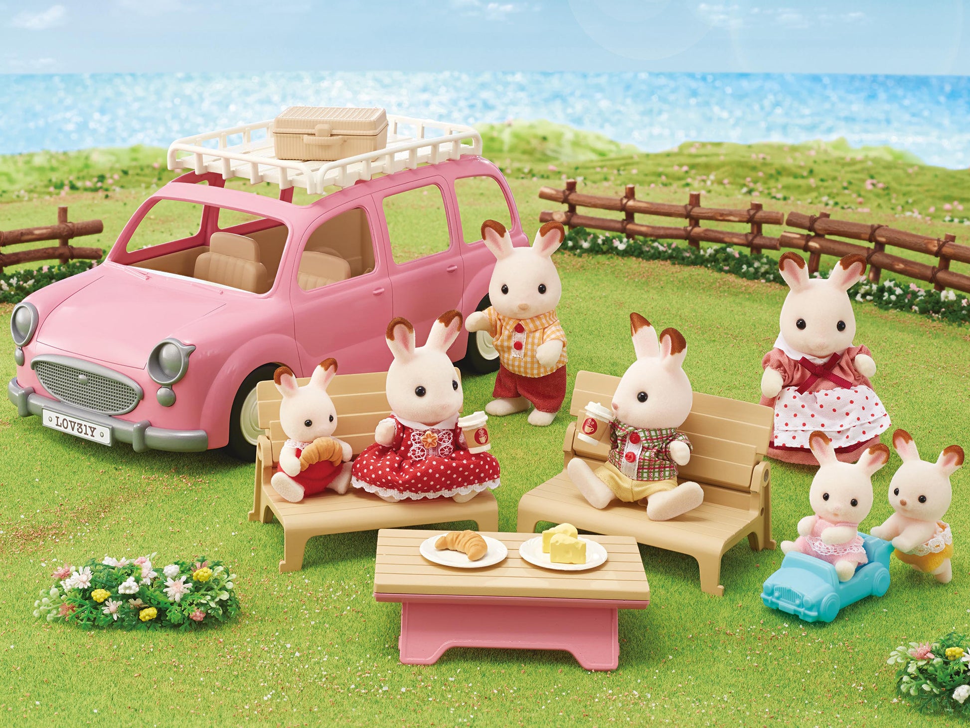 Sylvanian Families - Family Picnic Van image 3
