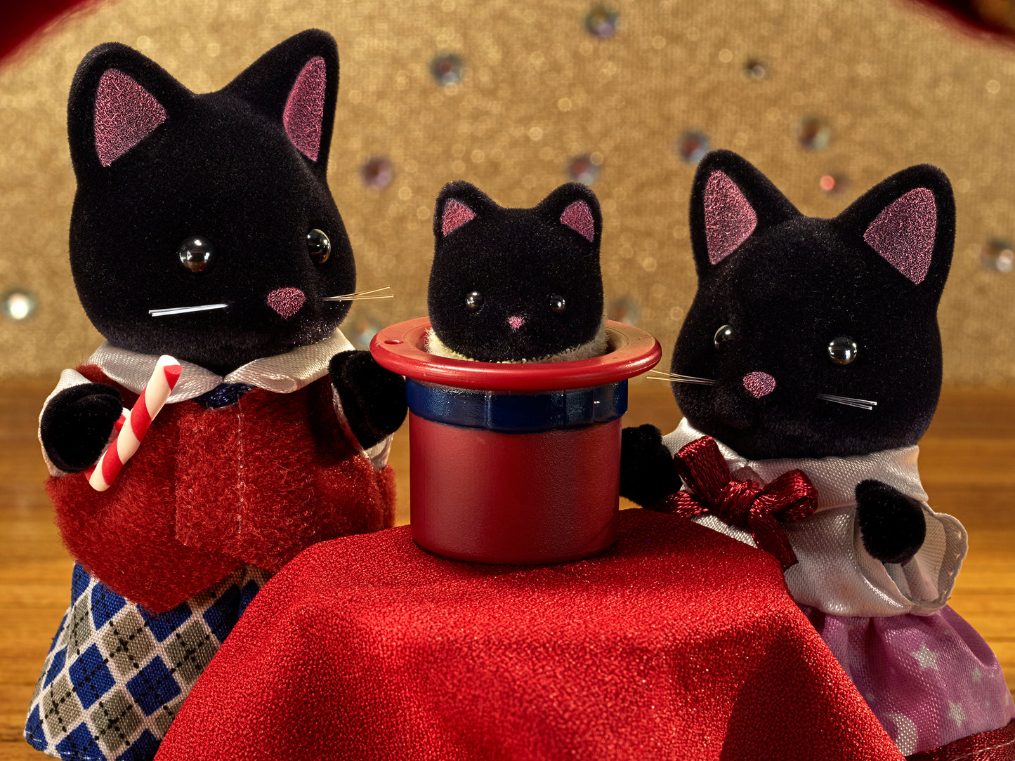 Sylvanian Families - Midnight Cat Family image 1
