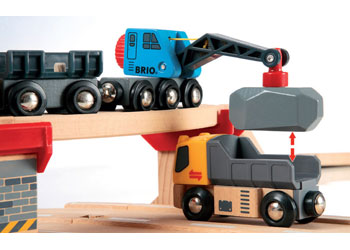 Brio - Rail & Road Loading Set 32 pc image 1