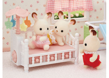 Sylvanian Families - Crib with Mobile image 6